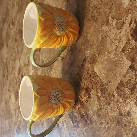 2 Beautiful embossed sunflower mugs by Gibson, EUC - Picture 2 of 8
